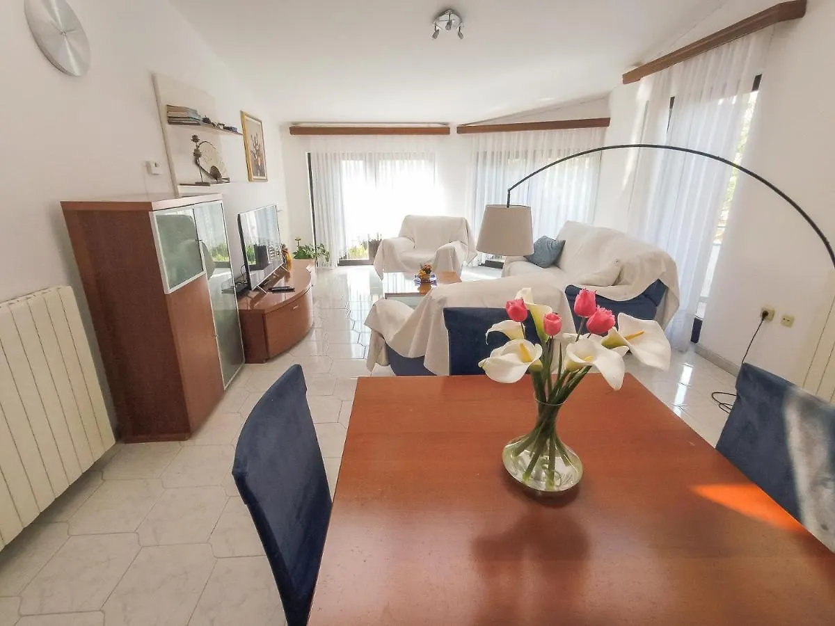 Apartment Maja Medulin